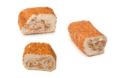 Fındıklı tatlı rulo, Türk tatlıları. Türk rahat beyaz zemin üzerinde izole. 