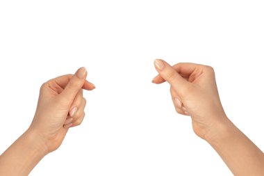 Kadın elleri beyaz bir arka planda izole edilmiş. Çıplak tırnak cilası. 