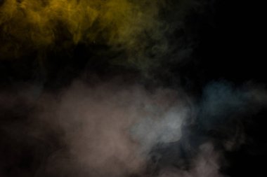 Siyah arka planda beyaz buhar. Boşluğu kopyala.