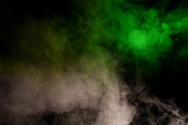 Siyah arka planda beyaz buhar. Boşluğu kopyala.