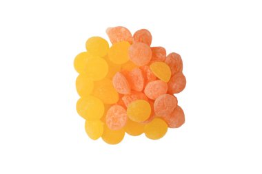 Beyaz arka planda izole edilmiş parlak narenciye lolipopları. 