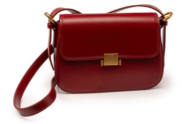 Burgundy omuz deri çanta beyaz arka planda izole. 