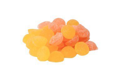 Beyaz arka planda izole edilmiş parlak narenciye lolipopları. 