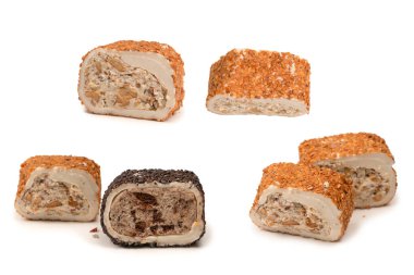 Fındıklı tatlı rulo, Türk tatlıları. Türk rahat beyaz zemin üzerinde izole. 