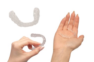 Beyaz arka planda saydam ağız koruyucusu izole edilmiş.. 