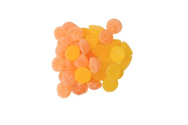 Beyaz arka planda izole edilmiş parlak narenciye lolipopları. 