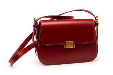 Burgundy omuz deri çanta beyaz arka planda izole. 