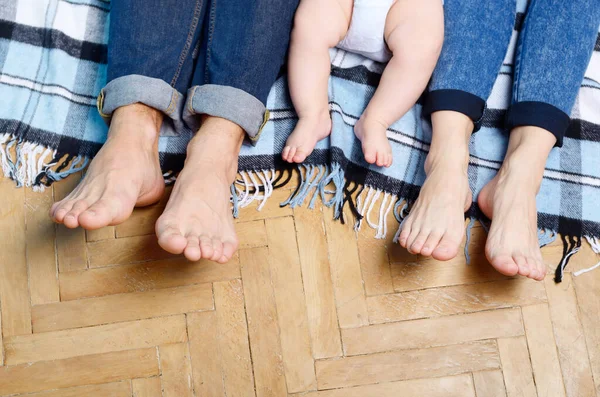 Feet Young Family Three Floor — Stock Photo, Image