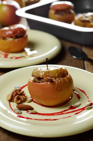 Dessert Homemade Oven Baked Apples Stuffed Cottage Cheese Pumpkin Seeds — Stock Photo, Image