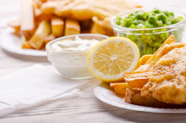 Cuisine Rue Traditionnelle Britannique Fish Chips Avec Sauce Tartare Petits — Photo