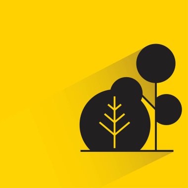 Sarı arka planda gölgesi olan ağaç