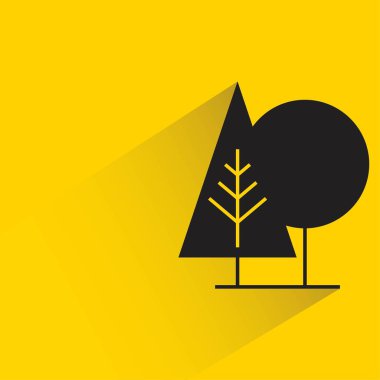 Sarı arka planda gölgesi olan ağaç