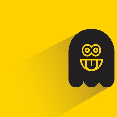 Sarı arka planda gölgesi olan sevimli hayalet emojisi.