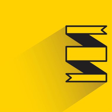 Sarı arka planda gölgesi olan ödül kurdelesi afişi