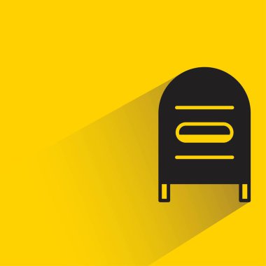 Sarı arkaplanda gölgesi olan posta kutusu simgesi