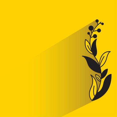 Sarı arka planda gölgeli çiçek ve yapraklar