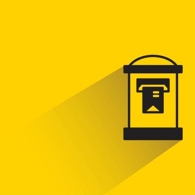 Sarı arkaplanda gölgesi olan posta kutusu simgesi