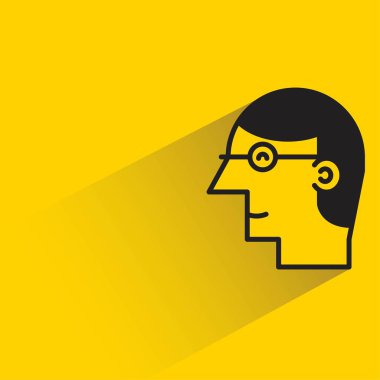 Sarı arka planda gölgesi olan erkek yüz avatarı
