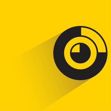 Sarı arkaplanda gölgesi olan pasta çizelgesi simgesi