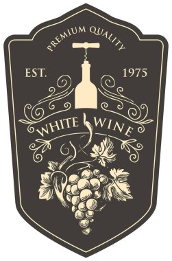 Üzümlü şarap etiketi, tirbuşonlu şişe ve retro tarzı yazıtlar. Siyah arkaplanda kıvrımları olan el çizimi bir vektör etiketi