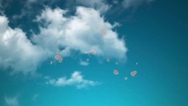 Latvia Landkaart Met Zoom Realistische Wolken Vliegen Erdoorheen Camera Inzoomen — Stockvideo