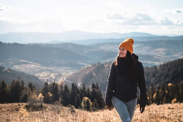 Young Happy Smiling Woman Orange Beanie Walking Front Mountains Landscape — Stock Photo, Image