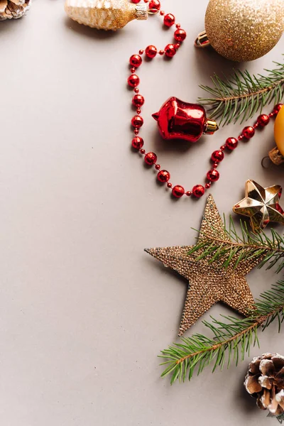 Grinalda Natal Com Brilhantes Decorações Brilhantes Fundo — Fotografia de Stock