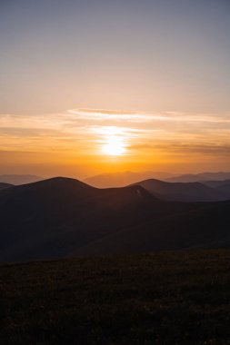 closeup view of sunset in mountains