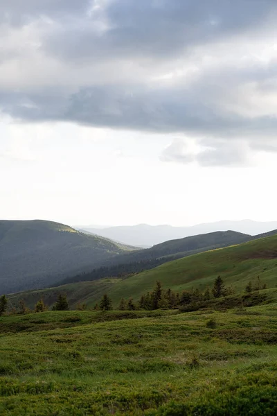 Dağların güzel manzarası