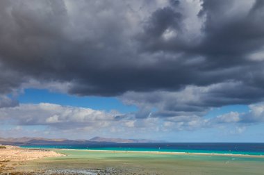 Denizde güzel bir sahil