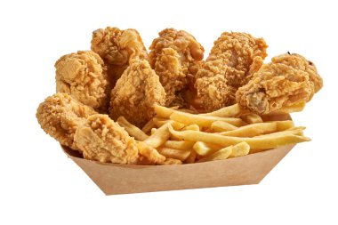 Tavuk kanatları beyaz zemin üzerine