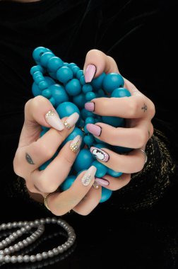 Yaz ve kış için çivi tasarımlar renkli gökkuşağı koleksiyonu