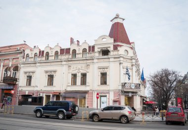Odessa sokaklarında yürürken birçok ilginç mimari görebilirsiniz..