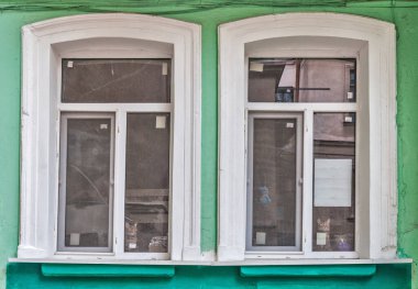 Kediler Odessa 'daki normal yaşamın ayrılmaz bir parçasıdır. Her yerde bulunabilirler. Kırmızı, siyah, farklı renkte gözleri var. İnanılmazlar..