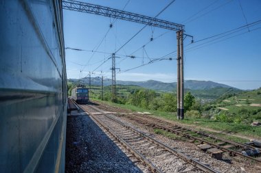 Demiryolları Karpat Dağları 'ndan geçiyor..