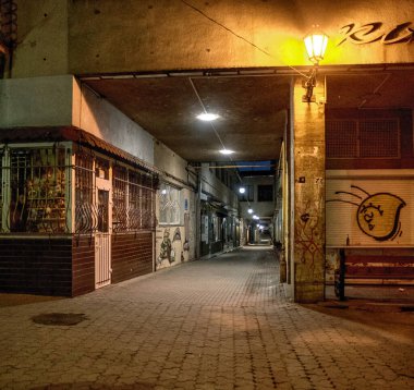 Uzhgorod sokaklarında yürü.