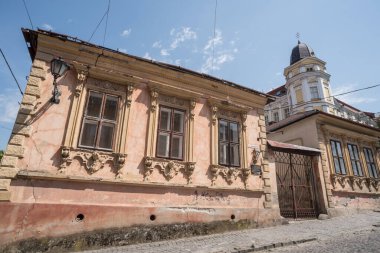 Uzhgorod sokaklarında yürü.