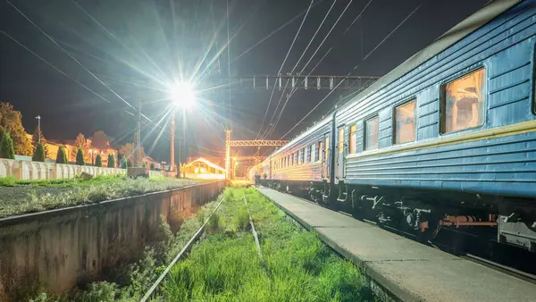 Sabah tren istasyonunda..