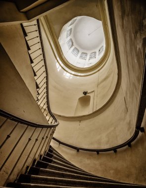 Merdivenler olduğu gibi. Eski ve yeni. Odesa şehri. 2018