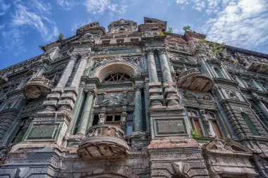 Odessa sokaklarında yürürken birçok ilginç mimari görebilirsiniz..
