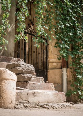 Odessa sokaklarında yürürken birçok ilginç mimari görebilirsiniz..