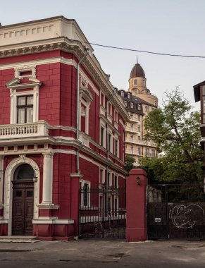 Odessa sokaklarında yürürken birçok ilginç mimari görebilirsiniz..