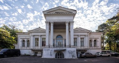 Odessa sokaklarında yürürken birçok ilginç mimari görebilirsiniz..