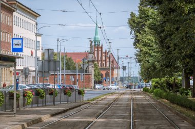 Szczecin 'in merkezinde tramvay izleri