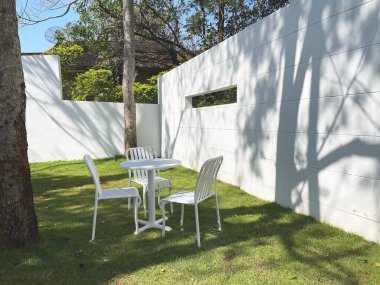 masa ve sandalye Bahçe