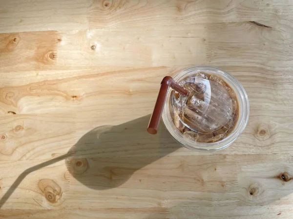 Masadaki Buzlu Kahve Fincanı — Stok fotoğraf