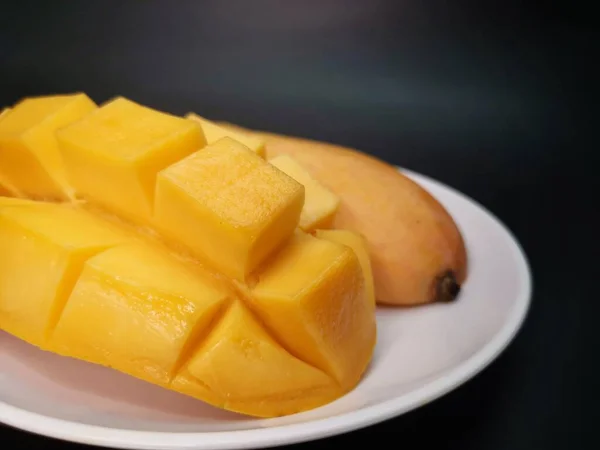 Mango Tropisch Fruit Zwarte Achtergrond — Stockfoto