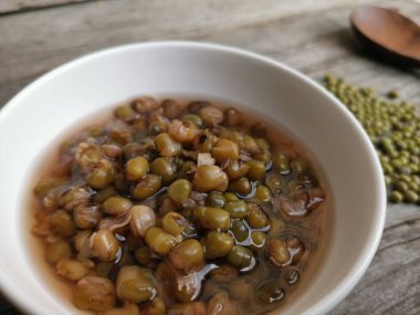 Yeşil fasulye ve şeker çorbası.