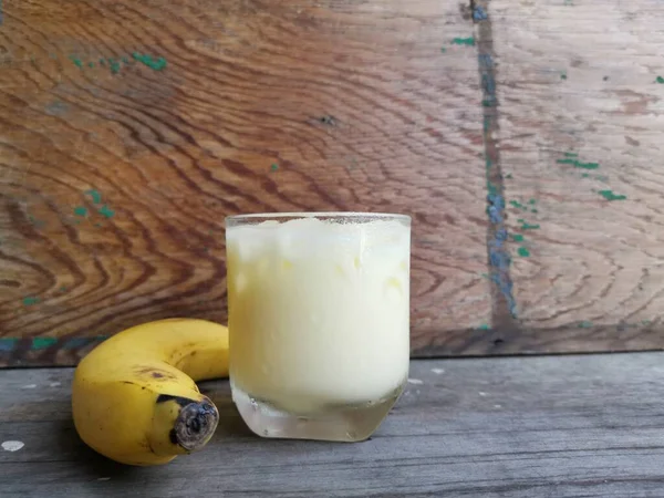 Bananenmilch Smoothie Auf Holz Hintergrund — Stockfoto