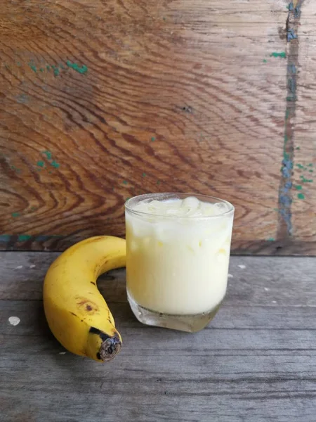 Bananenmilch Smoothie Auf Holz Hintergrund — Stockfoto